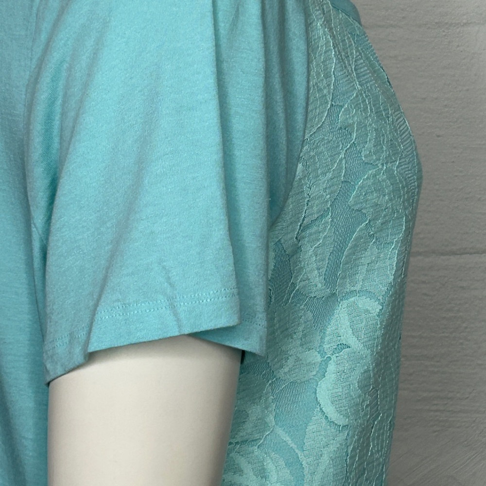 Lane Bryant Top 18/20 Aqua Blue Short Sleeve w/ Floral Lace Coastal - Picture 14 of 15
